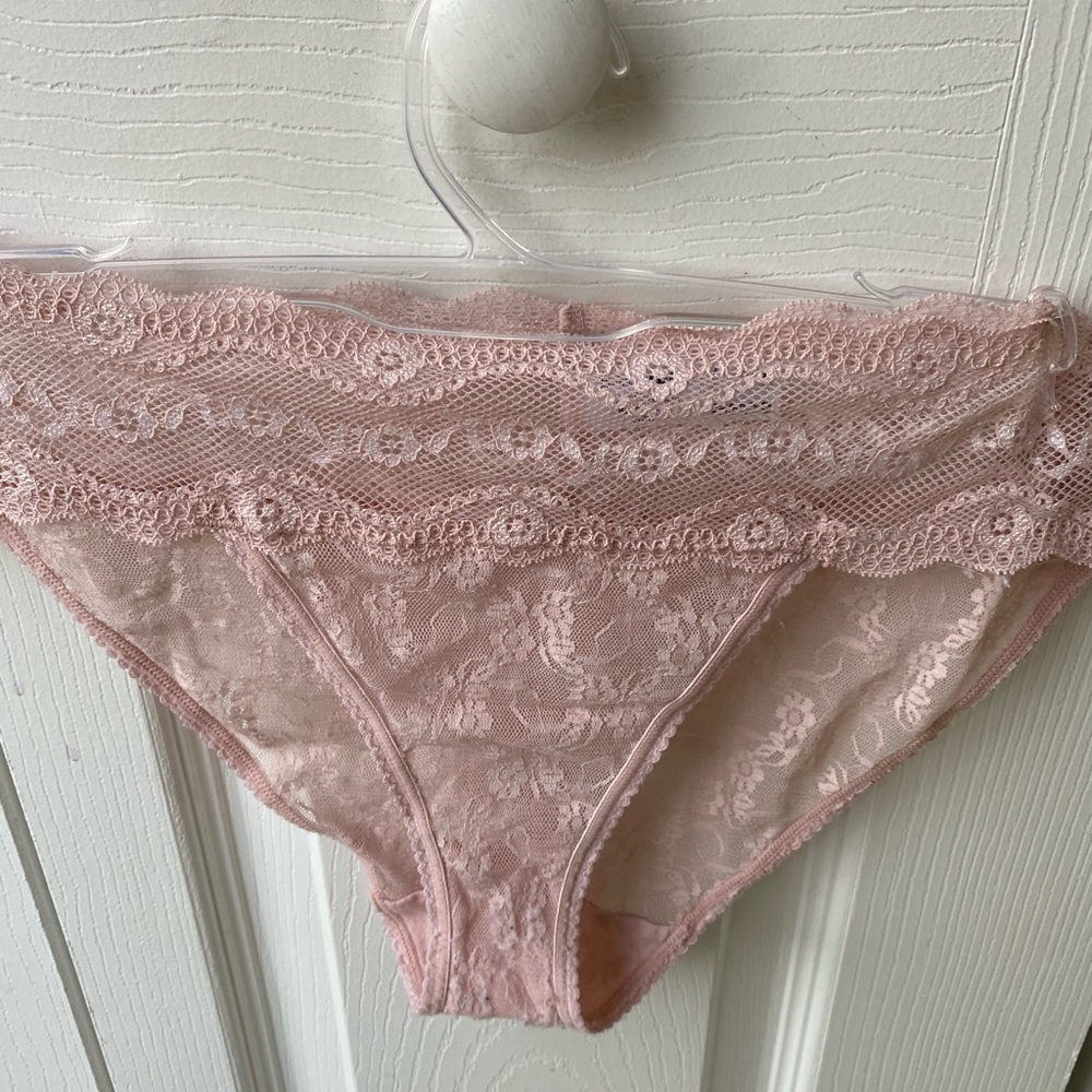 B-tempt’d lace bikini